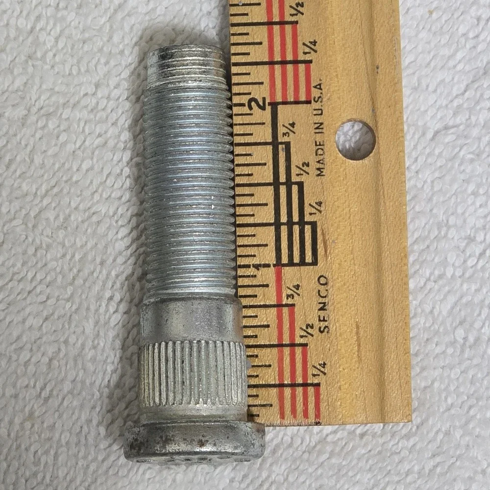 Dorman 610-389 9/16-18 Serrated Wheel Stud  0.666 in. Knurl, 2-5/16‎ in. 5 Pack